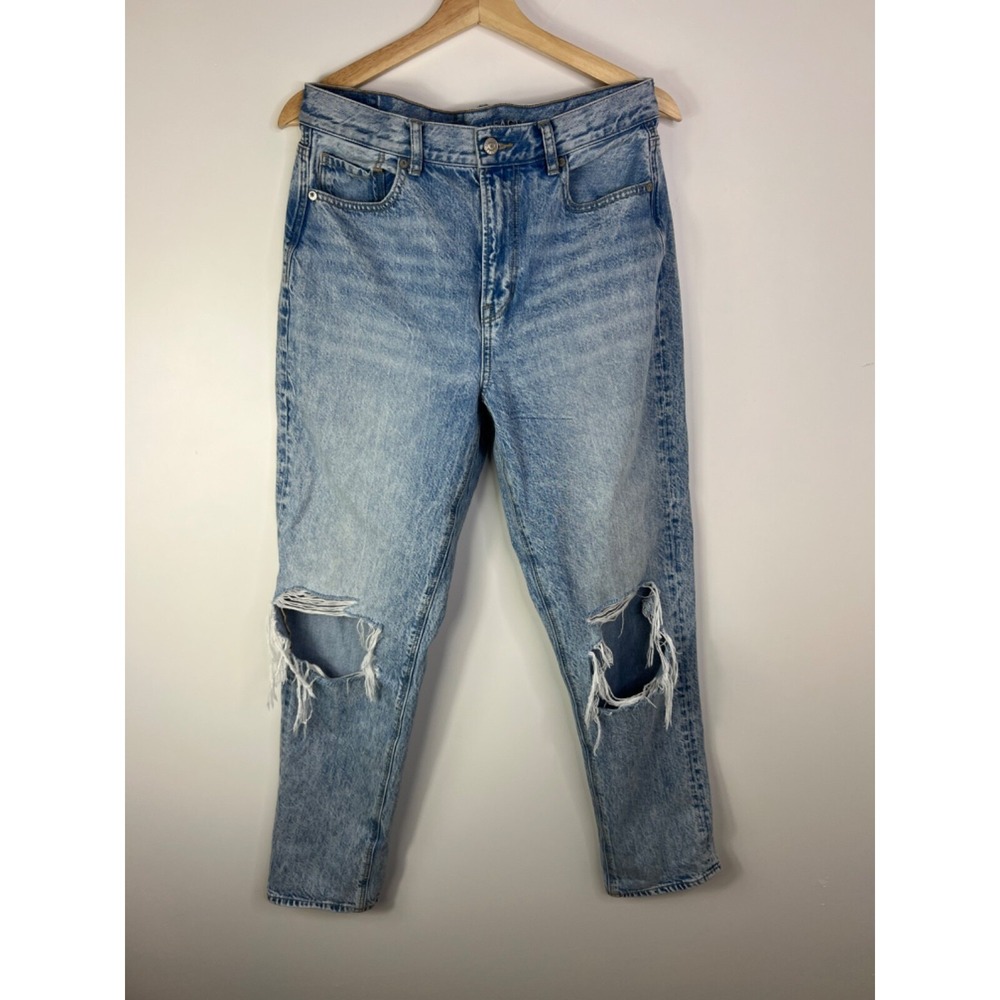 AMERICAN EAGLE Mom Jean Womens‎ 10 Long Denim Jeans Distressed Stone Washed